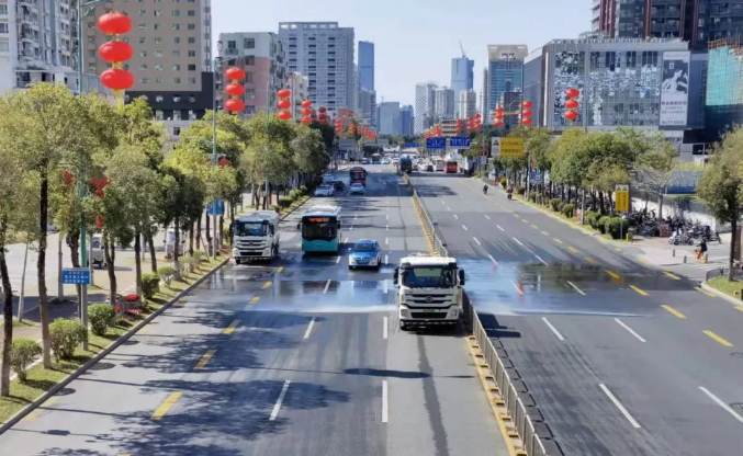 虎虎生威迎新春丨leyu.乐鱼环境环卫作业扮靓城市佳节新容颜